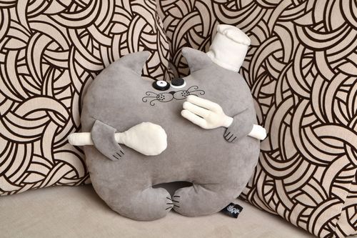 Handmade interior toy cushion in the form of gray cat made of flock - MADEheart.com