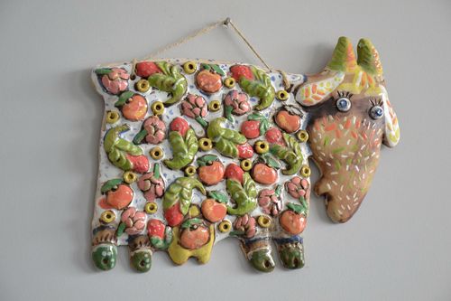 Ceramic wall pendant Goat with Apples - MADEheart.com