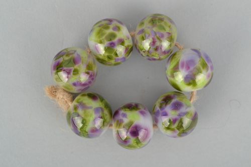 Glass beads for making necklace - MADEheart.com