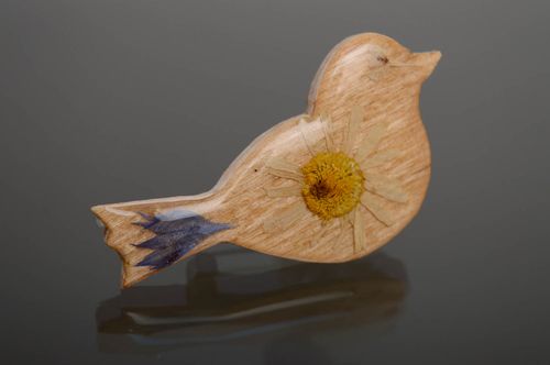 Wooden brooch coated with epoxy resin - MADEheart.com