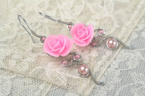 Handmade wire wrap earrings with pink polymer clay flowers Roses - MADEheart.com