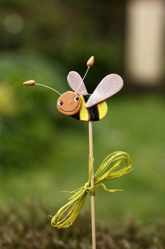 Decoration for a flower pot bee - MADEheart.com
