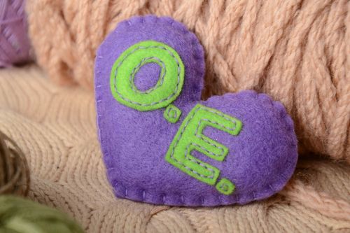 Handmade small felt soft toy fridge magnet violet heart with green letters - MADEheart.com